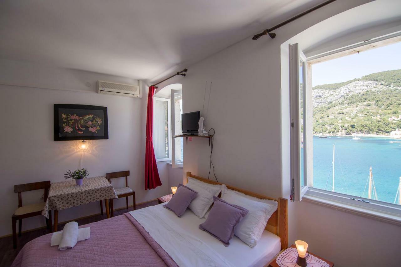 Apartment Riva 5 Komiža Εξωτερικό φωτογραφία
