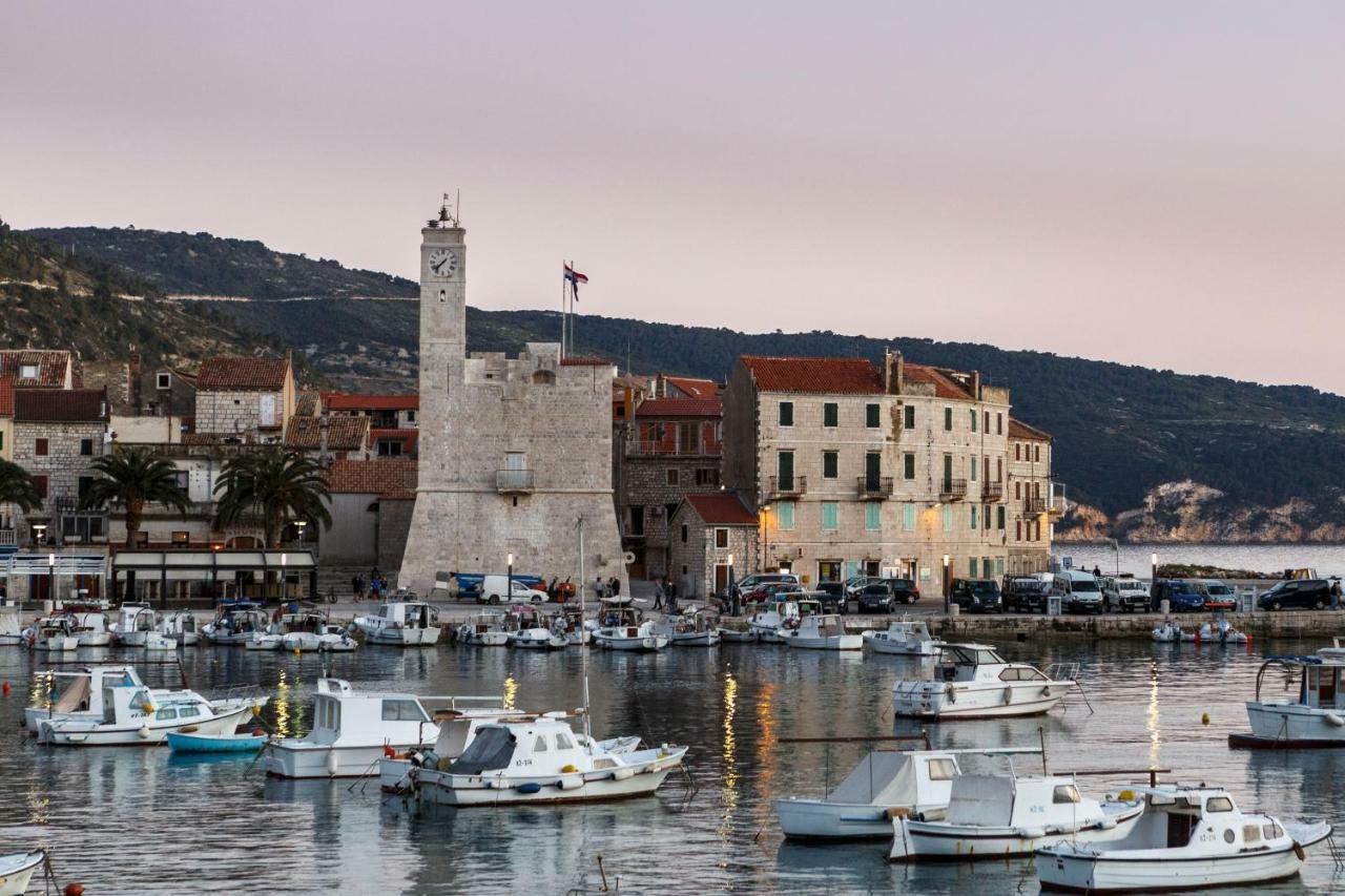 Apartment Riva 5 Komiža Εξωτερικό φωτογραφία