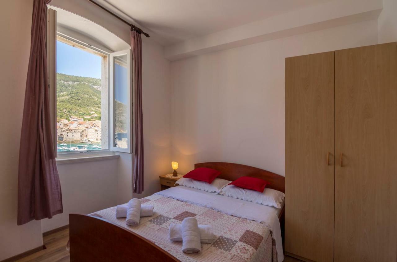 Apartment Riva 5 Komiža Εξωτερικό φωτογραφία